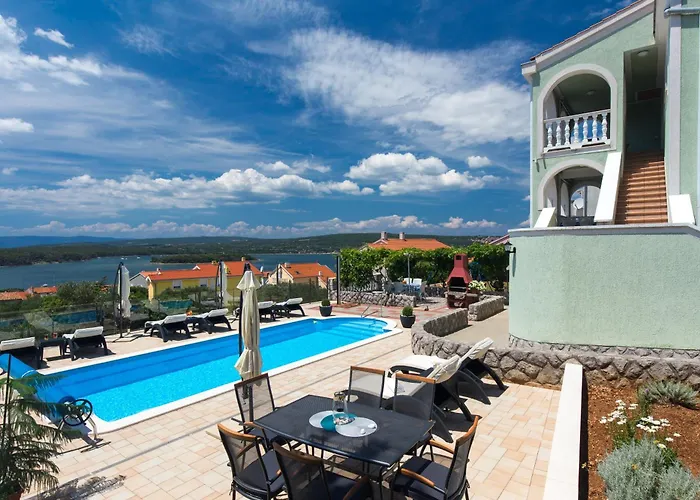 Family-friendly With Swimming Pool Punat, Krk - 5345 아파트