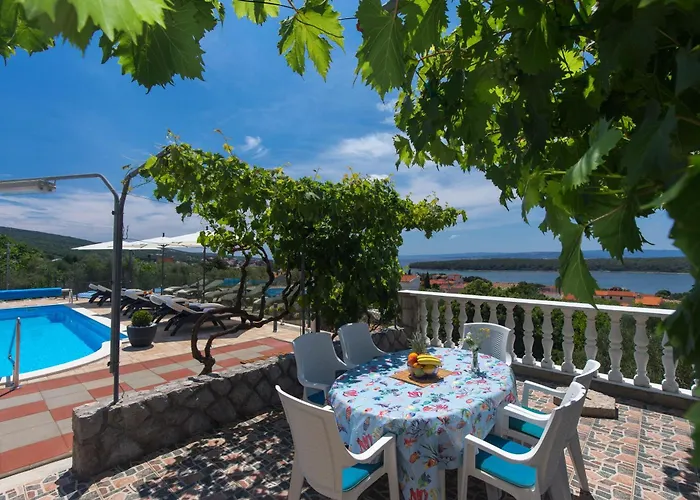 Family-friendly With Swimming Pool Punat, Krk - 5345 아파트