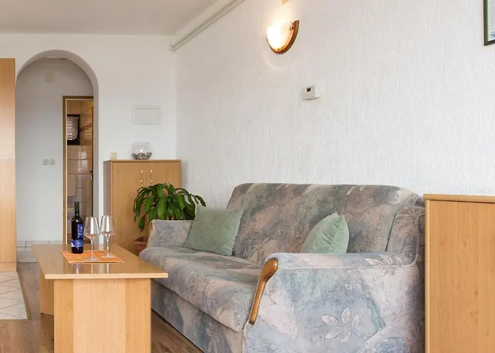 Family-friendly With Swimming Pool Punat, Krk - 5345 Apartament