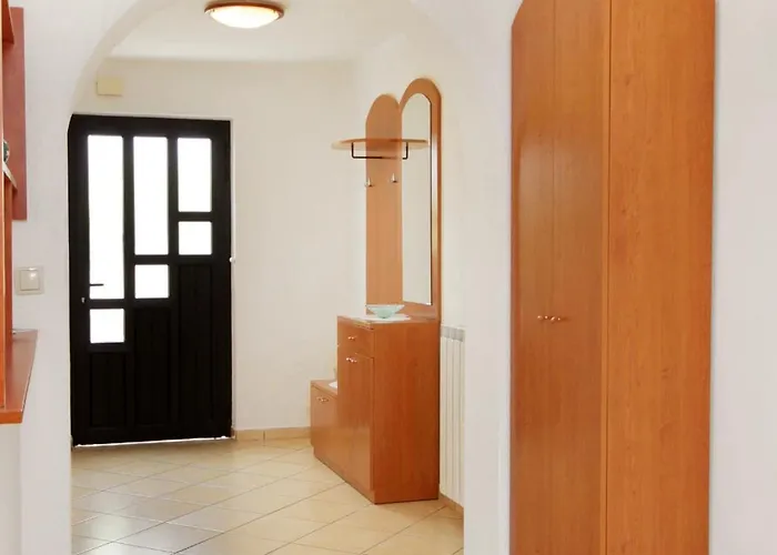 Apartament Family-friendly With Swimming Pool Punat, Krk - 5345