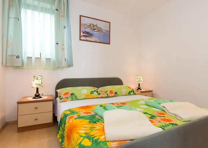 Family-friendly With Swimming Pool Punat, Krk - 5345 아파트