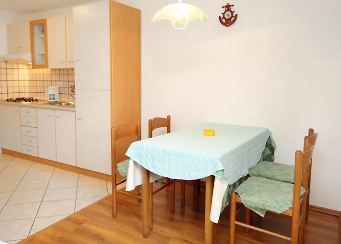 아파트 Family-friendly With Swimming Pool Punat, Krk - 5345