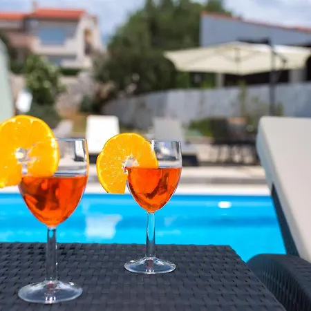 Apartmán Family-friendly With Swimming Pool Punat, Krk - 5345 *