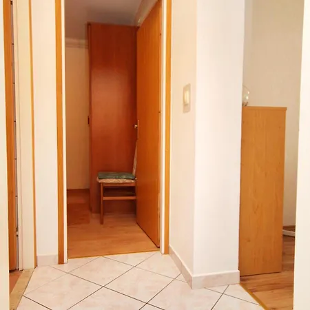 Apartmán Family-friendly With Swimming Pool Punat, Krk - 5345 Punat