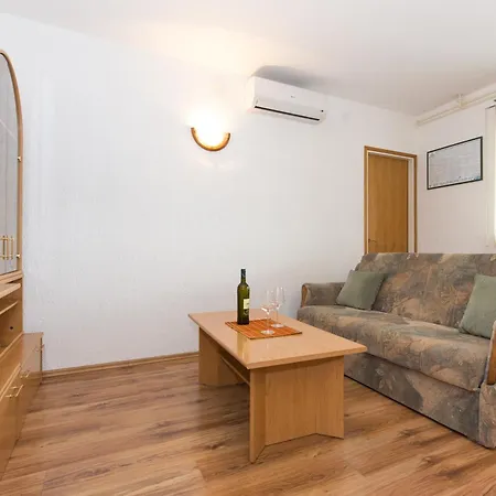 Family-friendly With Swimming Pool Punat, Krk - 5345 Punat