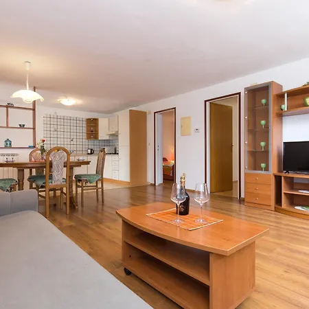 Apartmán Family-friendly With Swimming Pool Punat, Krk - 5345 Punat