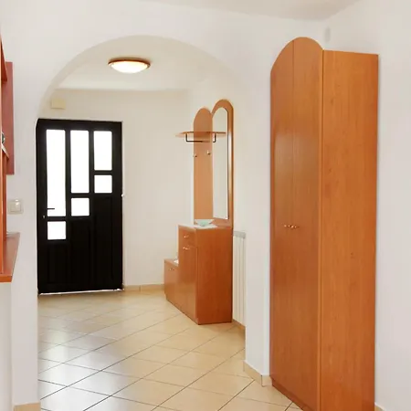 Apartmán Family-friendly With Swimming Pool Punat, Krk - 5345