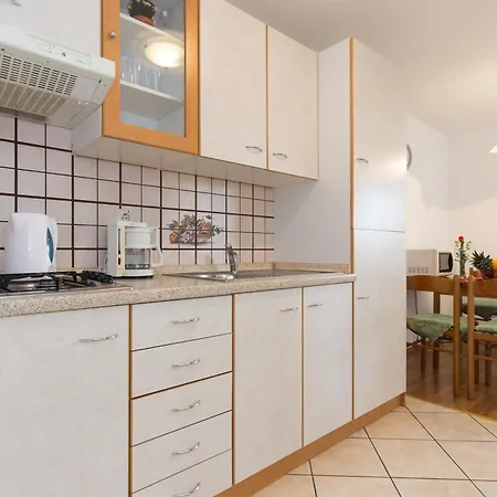 Apartmán Family-friendly With Swimming Pool Punat, Krk - 5345 *