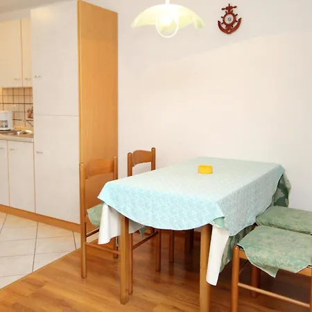 Apartmán Family-friendly With Swimming Pool Punat, Krk - 5345