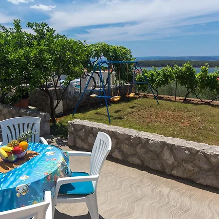 Apartmán Family-friendly With Swimming Pool Punat, Krk - 5345 *
