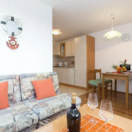 Family-friendly With Swimming Pool Punat, Krk - 5345 Apartmán Punat
