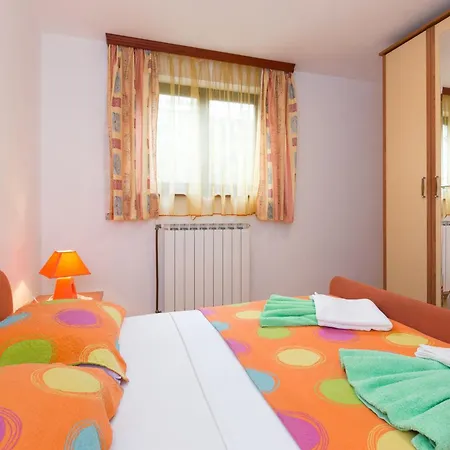 Family-friendly With Swimming Pool Punat, Krk - 5345 Apartmán