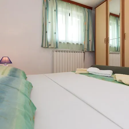 Apartmán Family-friendly With Swimming Pool Punat, Krk - 5345